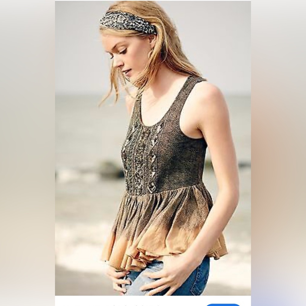 Anthropologie Akemi + Kin Embellished Pleated Top sz XS
